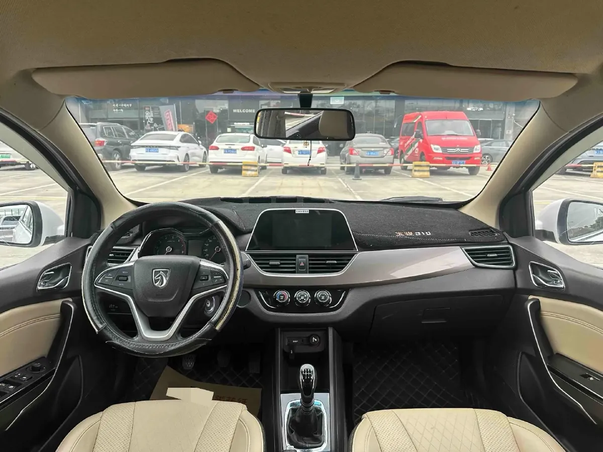 2017 BaoJun 310W 1.5L 112HP L4 6MT,autocango,china used car exporter,china ev exporter,chinese used car exporter,chinese used ev exporter