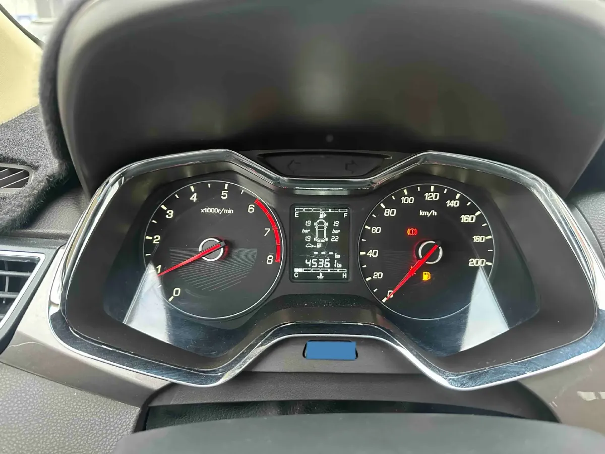 2017 BaoJun 310W 1.5L 112HP L4 6MT,autocango,china used car exporter,china ev exporter,chinese used car exporter,chinese used ev exporter