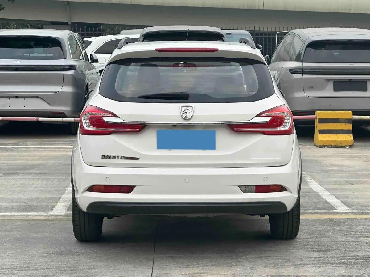 2017 BaoJun 310W 1.5L 112HP L4 6MT,autocango,china used car exporter,china ev exporter,chinese used car exporter,chinese used ev exporter