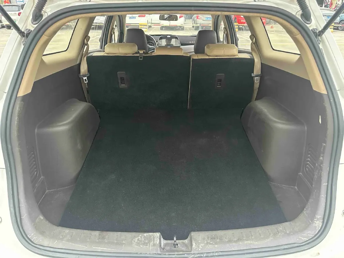 2017 BaoJun 310W 1.5L 112HP L4 6MT,autocango,china used car exporter,china ev exporter,chinese used car exporter,chinese used ev exporter