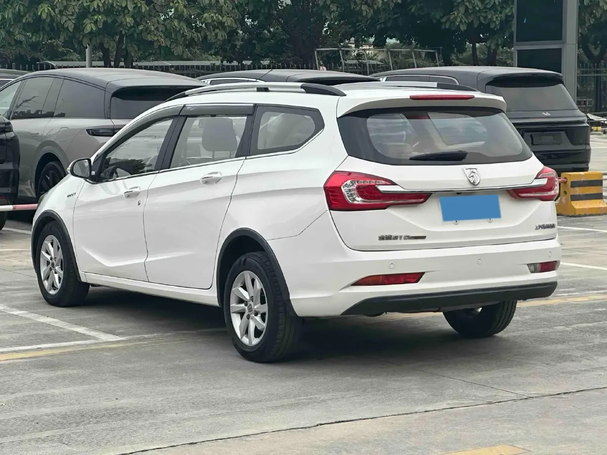2017 BaoJun 310W 1.5L 112HP L4 6MT,autocango,china used car exporter,china ev exporter,chinese used car exporter,chinese used ev exporter