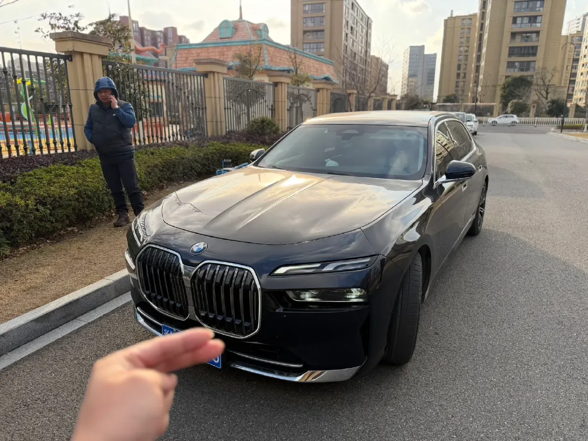 2023 BMW 7 Series 3.0T 272HP L6 8AT,autocango,china used car exporter,china ev exporter,chinese used car exporter,chinese used ev exporter