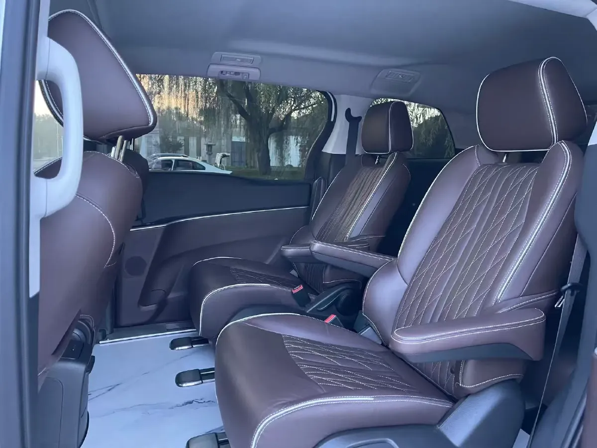 2022 Buick GL8 2.0T 237HP L4 9AT,autocango,china used car exporter,china ev exporter,chinese used car exporter,chinese used ev exporter