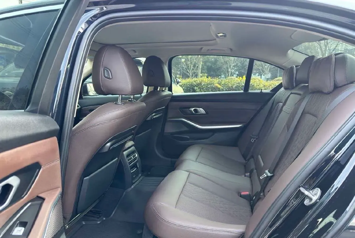 2022 BMW 3 Series 2.0T 184HP L4 8AT,autocango,china used car exporter,china ev exporter,chinese used car exporter,chinese used ev exporter