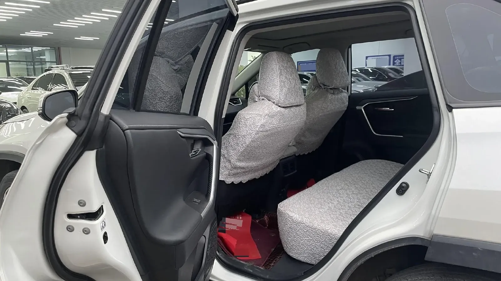 2021 Toyota RAV4 2.0L 171HP L4 CVT,autocango,china used car exporter,china ev exporter,chinese used car exporter,chinese used ev exporter