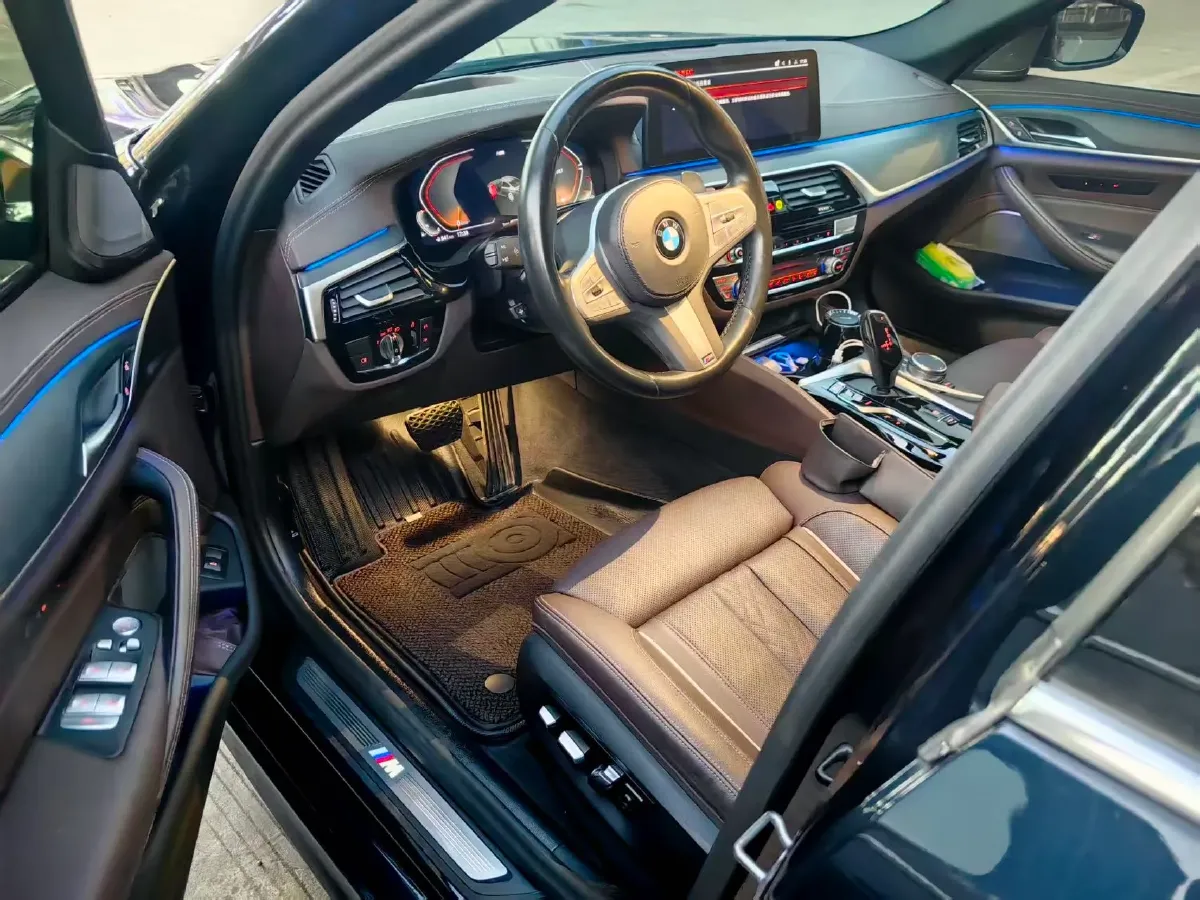 2023 BMW 5 Series 2.0T 245HP L4 8AT,autocango,china used car exporter,china ev exporter,chinese used car exporter,chinese used ev exporter