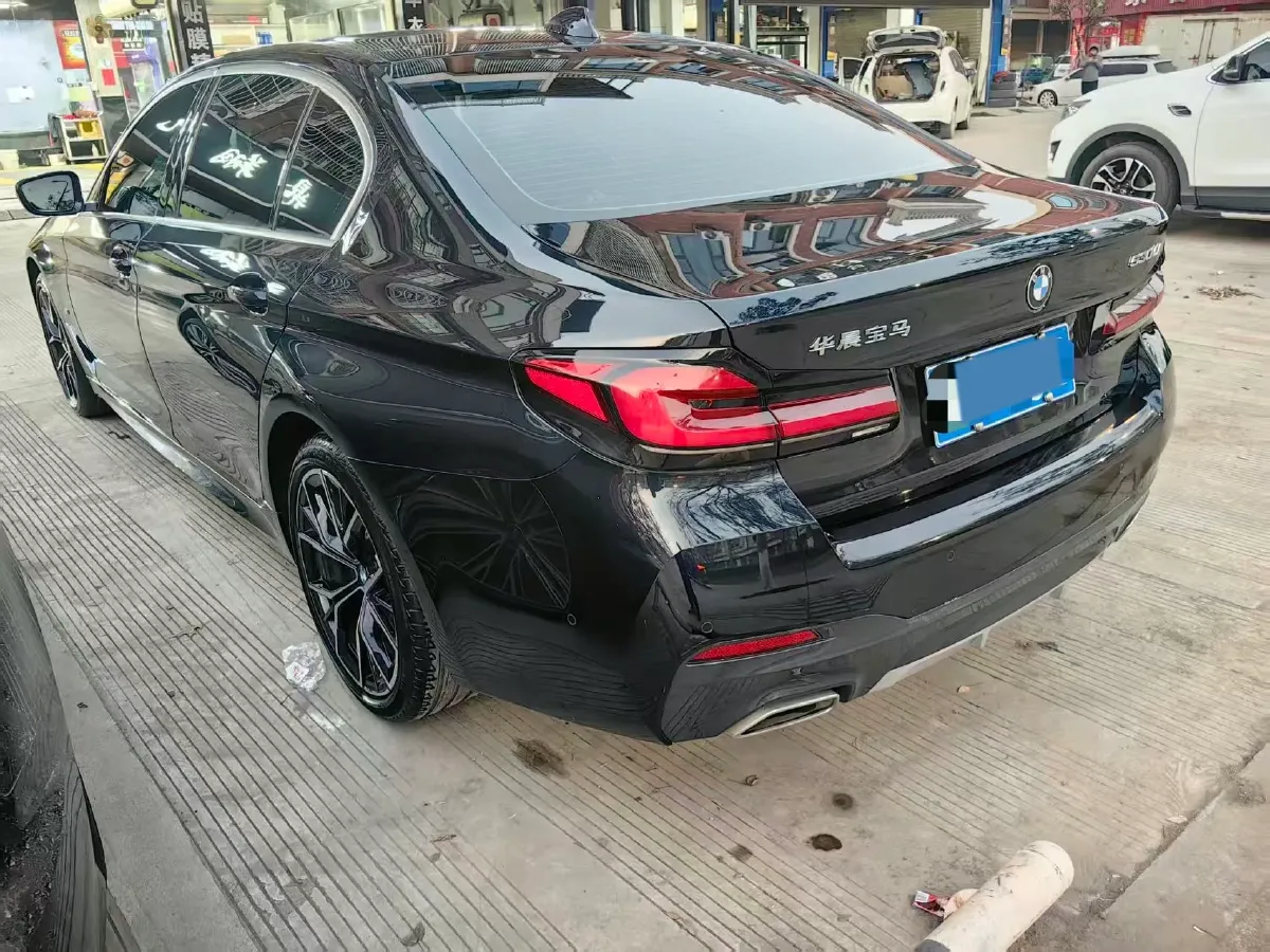 2023 BMW 5 Series 2.0T 245HP L4 8AT,autocango,china used car exporter,china ev exporter,chinese used car exporter,chinese used ev exporter
