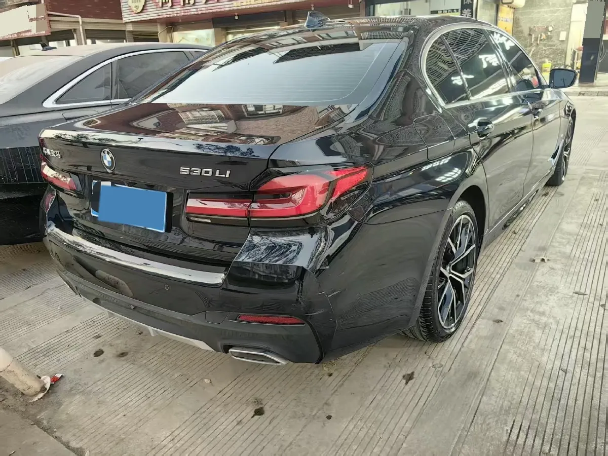 2023 BMW 5 Series 2.0T 245HP L4 8AT,autocango,china used car exporter,china ev exporter,chinese used car exporter,chinese used ev exporter