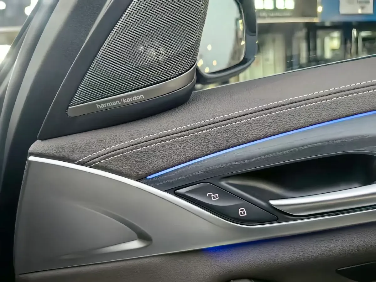 2023 BMW 5 Series 2.0T 245HP L4 8AT,autocango,china used car exporter,china ev exporter,chinese used car exporter,chinese used ev exporter