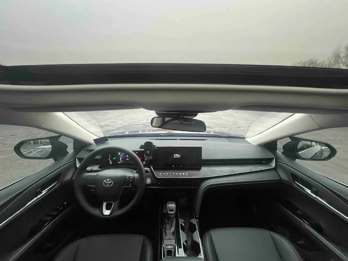 2024 Toyota Camry 2.0L 152HP L4 E-CVT Hybrid,autocango,china used car exporter,china ev exporter,chinese used car exporter,chinese used ev exporter