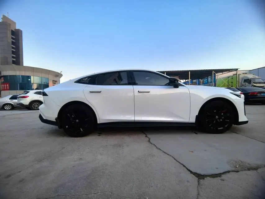 2023 ChangAn UNI-V 1.5T 188HP L4 7DCT,autocango,china used car exporter,china ev exporter,chinese used car exporter,chinese used ev exporter