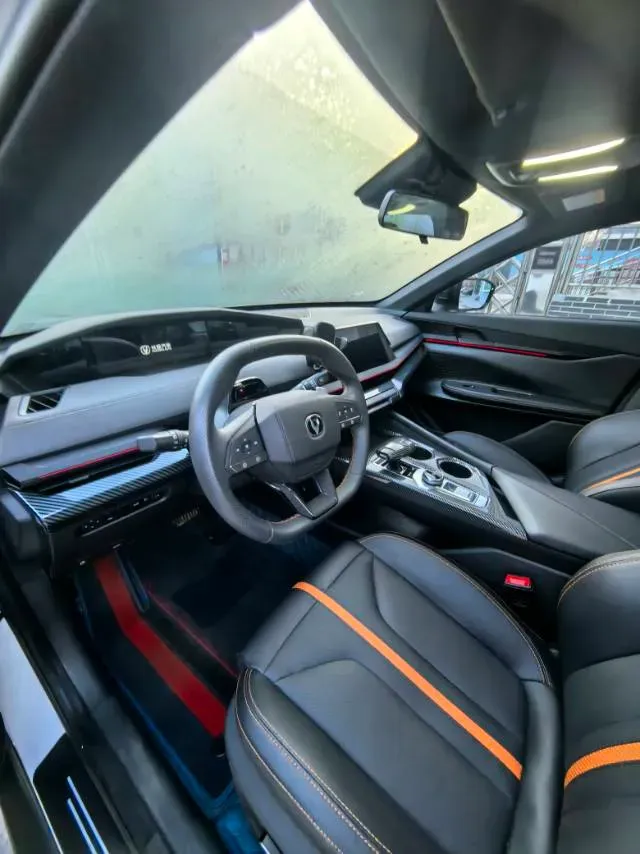 2023 ChangAn UNI-V 1.5T 188HP L4 7DCT,autocango,china used car exporter,china ev exporter,chinese used car exporter,chinese used ev exporter