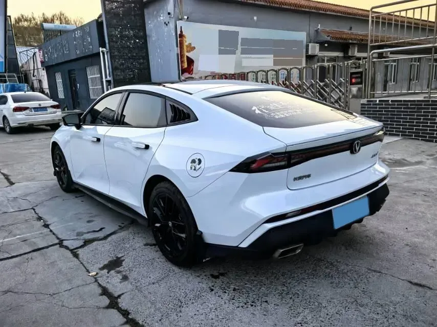 2023 ChangAn UNI-V 1.5T 188HP L4 7DCT,autocango,china used car exporter,china ev exporter,chinese used car exporter,chinese used ev exporter