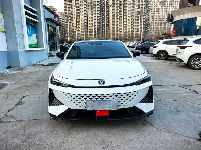 2023 ChangAn UNI-V 1.5T 188HP L4 7DCT,autocango,china used car exporter,china ev exporter,chinese used car exporter,chinese used ev exporter