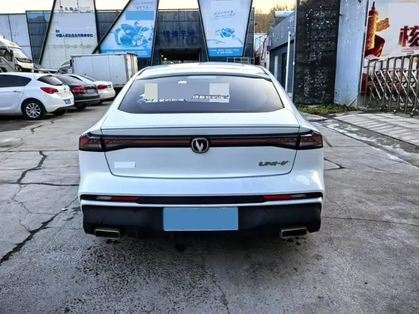 2023 ChangAn UNI-V 1.5T 188HP L4 7DCT,autocango,china used car exporter,china ev exporter,chinese used car exporter,chinese used ev exporter
