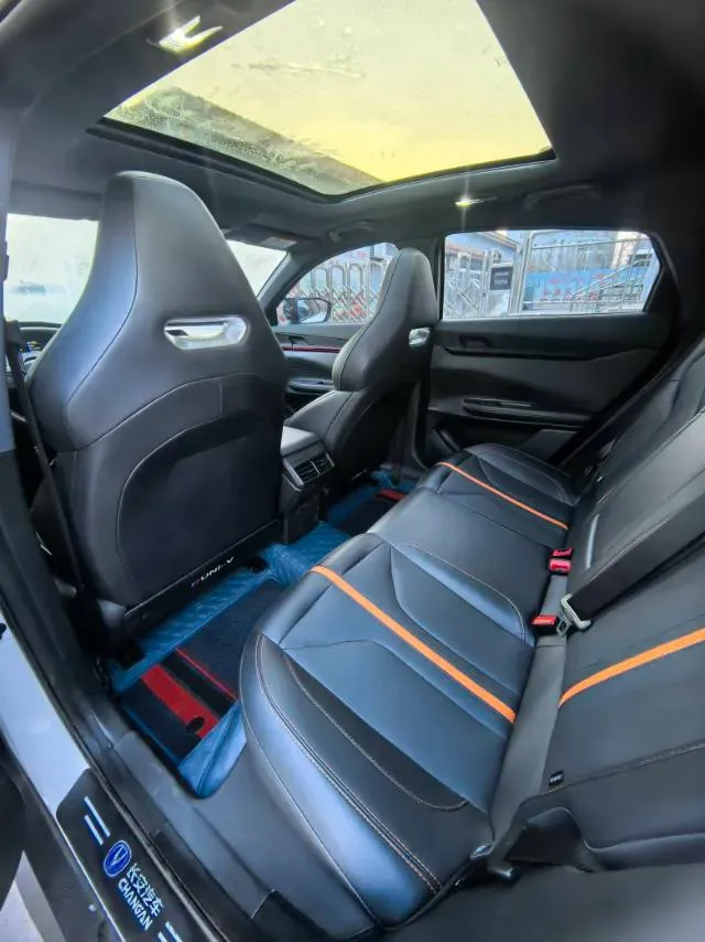 2023 ChangAn UNI-V 1.5T 188HP L4 7DCT,autocango,china used car exporter,china ev exporter,chinese used car exporter,chinese used ev exporter