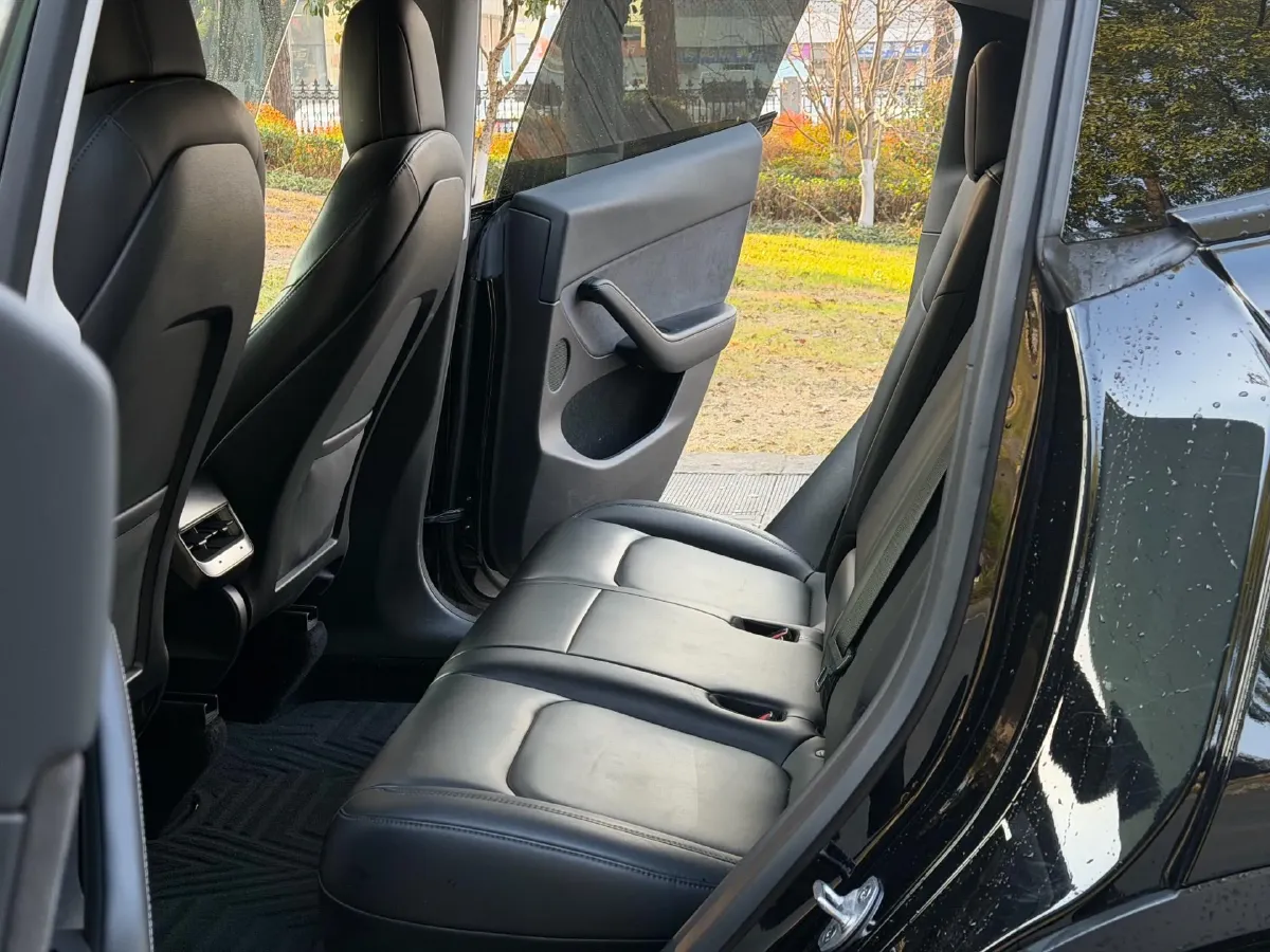 2022 Tesla Model Y BEV 60KWH,autocango,china used car exporter,china ev exporter,chinese used car exporter,chinese used ev exporter