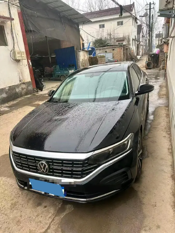 2025 Volkswagen Passat 2.0T 220HP L4 7DCT