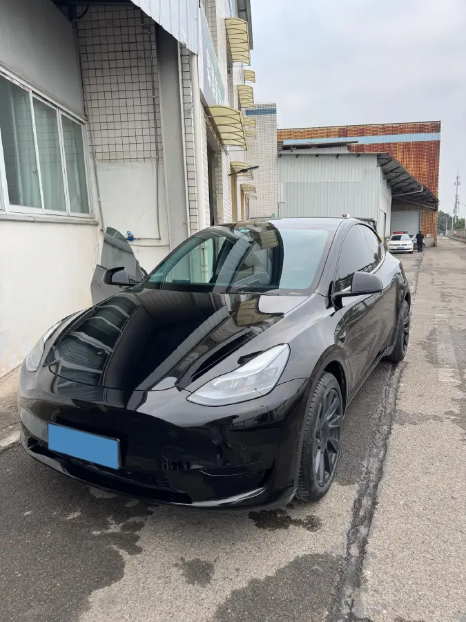 2022 Tesla Model Y BEV 60KWH