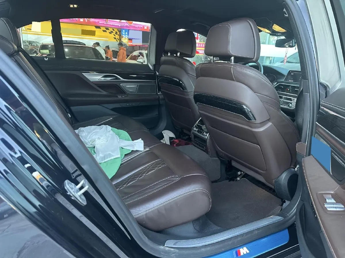 2019 BMW 7 Series 2.0T 265HP L4 8AT,autocango,china used car exporter,china ev exporter,chinese used car exporter,chinese used ev exporter