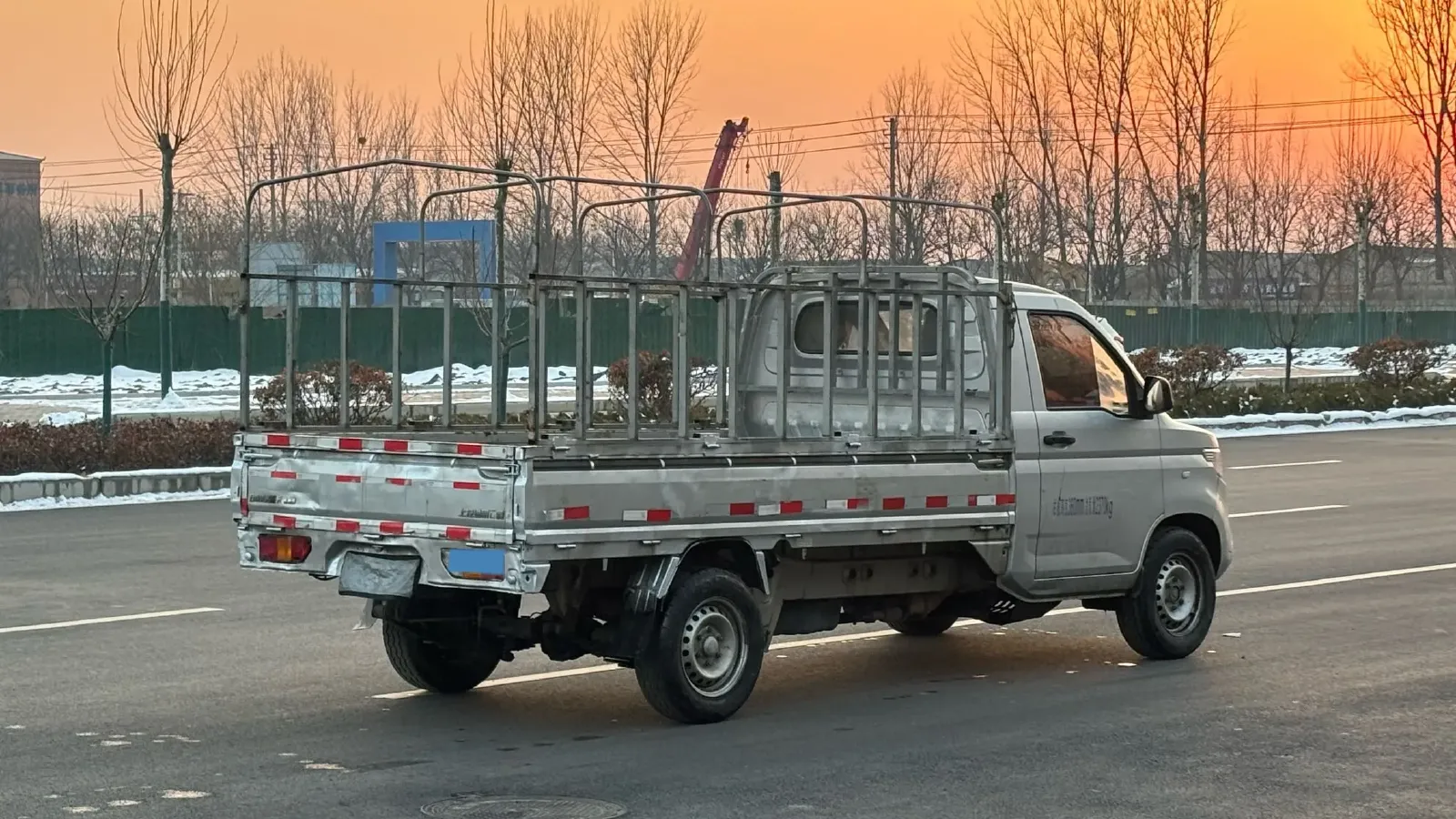 2021 WuLing RongGuang New Truck 1.8L 125HP L4 5MT,autocango,china used car exporter,china ev exporter,chinese used car exporter,chinese used ev exporter