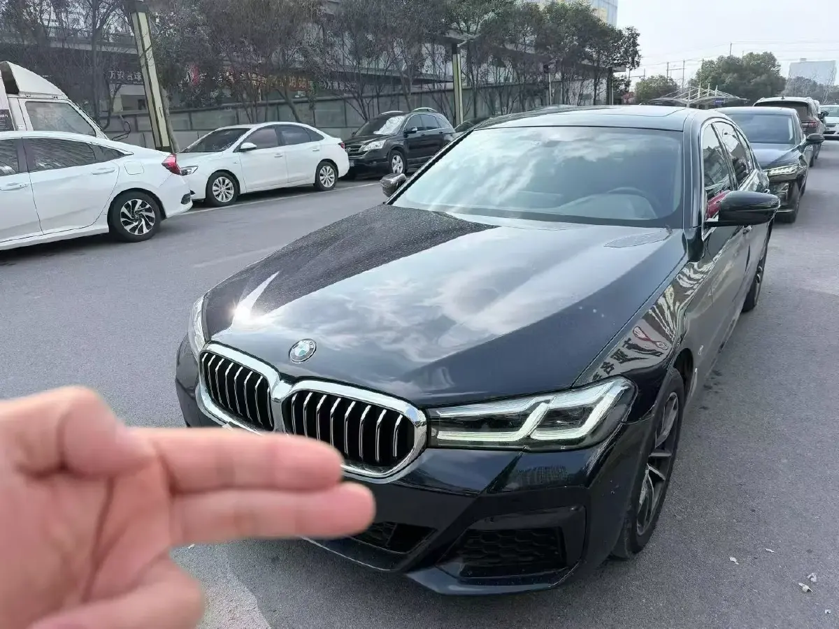 2022 BMW 5 Series 2.0T 184HP L4 8AT