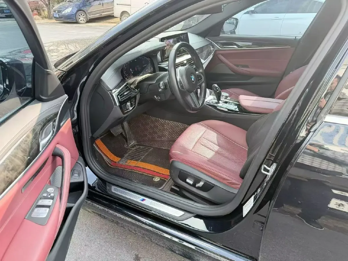 2022 BMW 5 Series 2.0T 184HP L4 8AT,autocango,china used car exporter,china ev exporter,chinese used car exporter,chinese used ev exporter