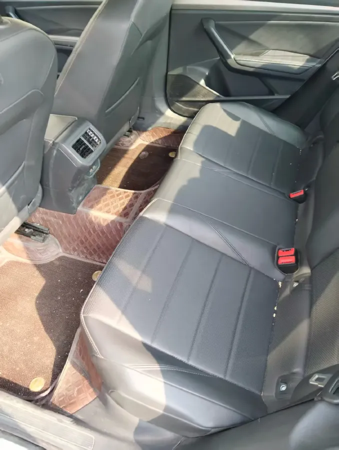 2018 Landwind XiaoYao 1.5T 163HP L4 CVT,autocango,china used car exporter,china ev exporter,chinese used car exporter,chinese used ev exporter