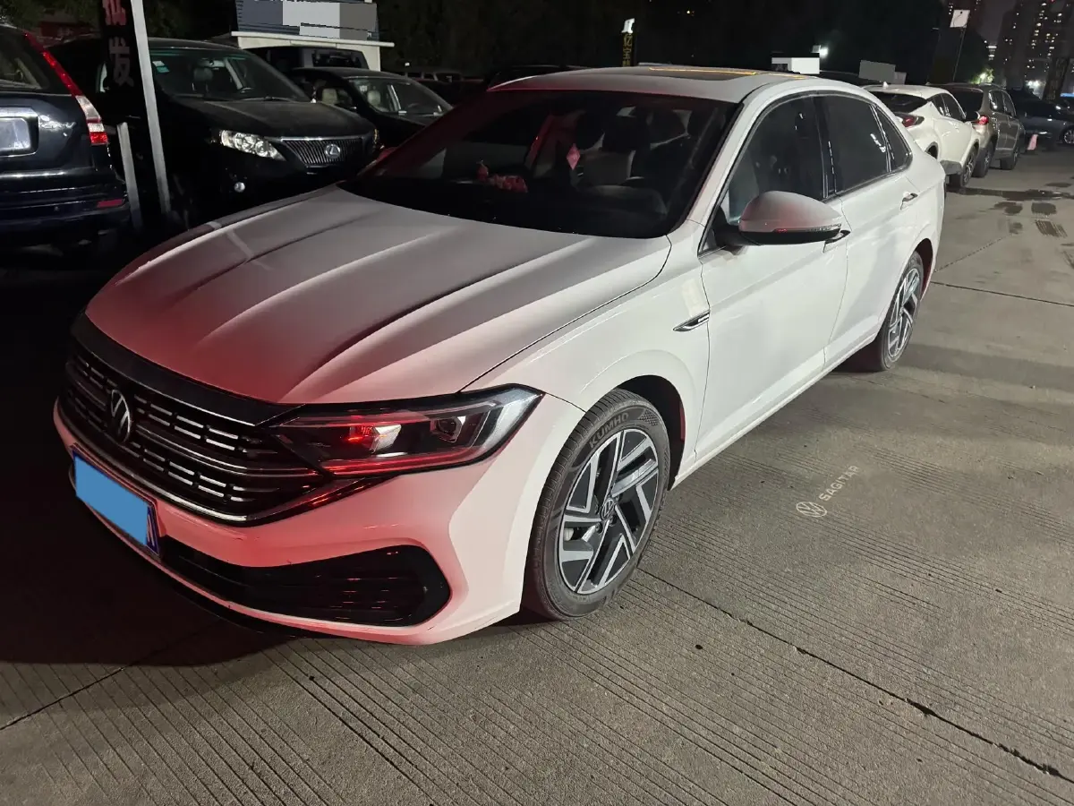 2023 Volkswagen Sagitar 1.5T 160HP L4 7DCT