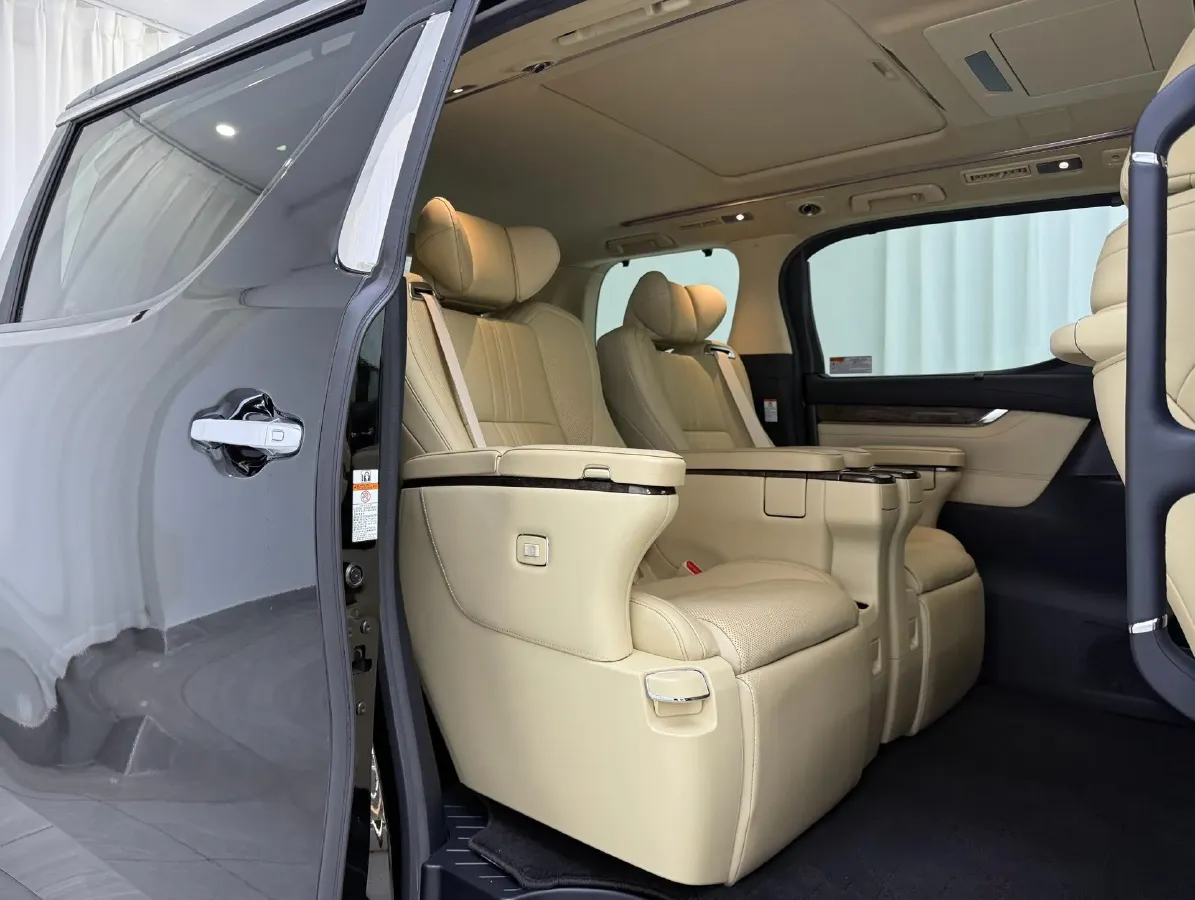 2018 Toyota Alphard 3.5L 301HP V6 8AT,autocango,china used car exporter,china ev exporter,chinese used car exporter,chinese used ev exporter