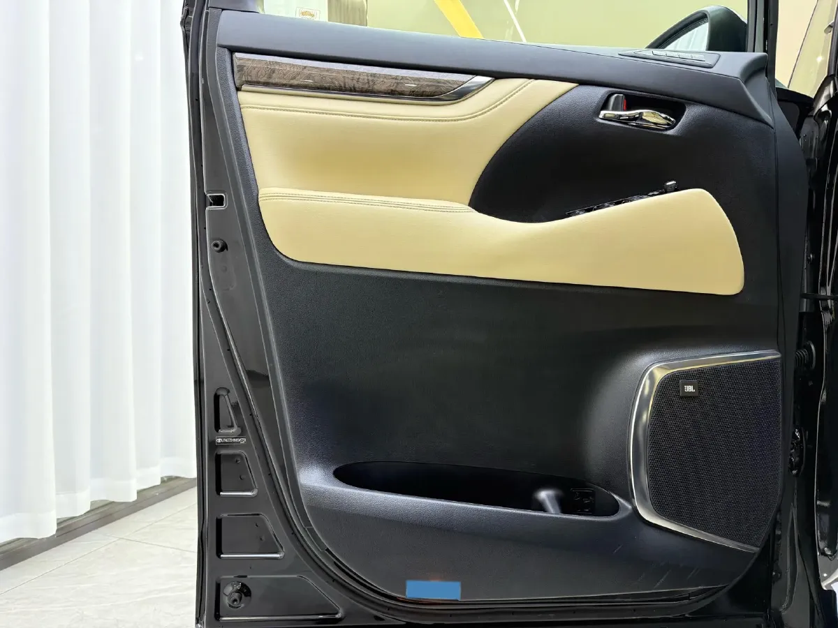 2018 Toyota Alphard 3.5L 301HP V6 8AT,autocango,china used car exporter,china ev exporter,chinese used car exporter,chinese used ev exporter