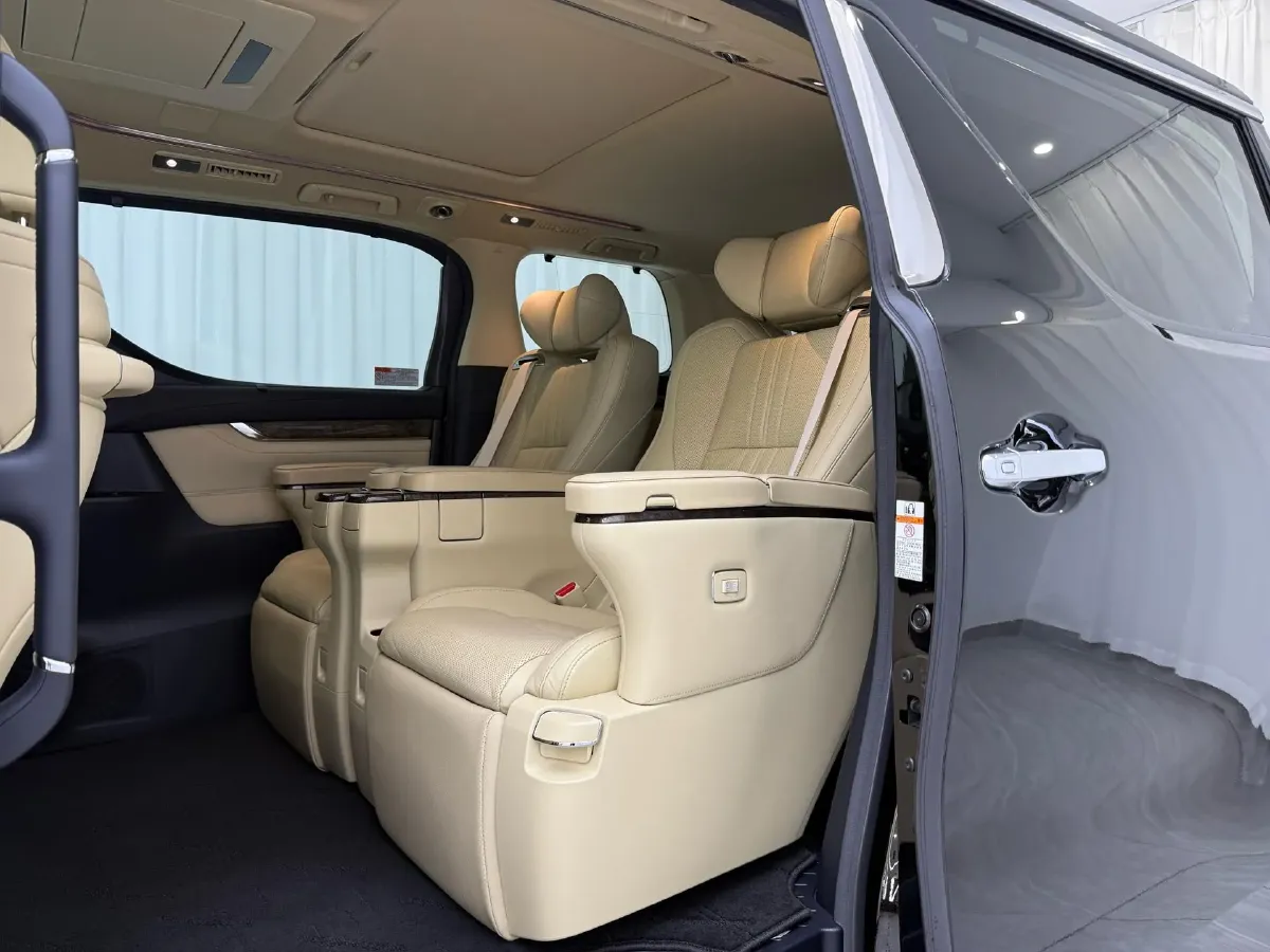 2018 Toyota Alphard 3.5L 301HP V6 8AT,autocango,china used car exporter,china ev exporter,chinese used car exporter,chinese used ev exporter