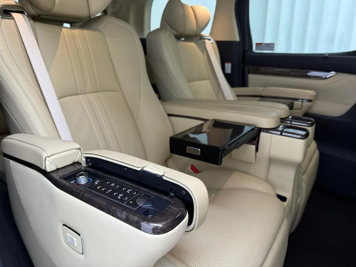 2018 Toyota Alphard 3.5L 301HP V6 8AT,autocango,china used car exporter,china ev exporter,chinese used car exporter,chinese used ev exporter