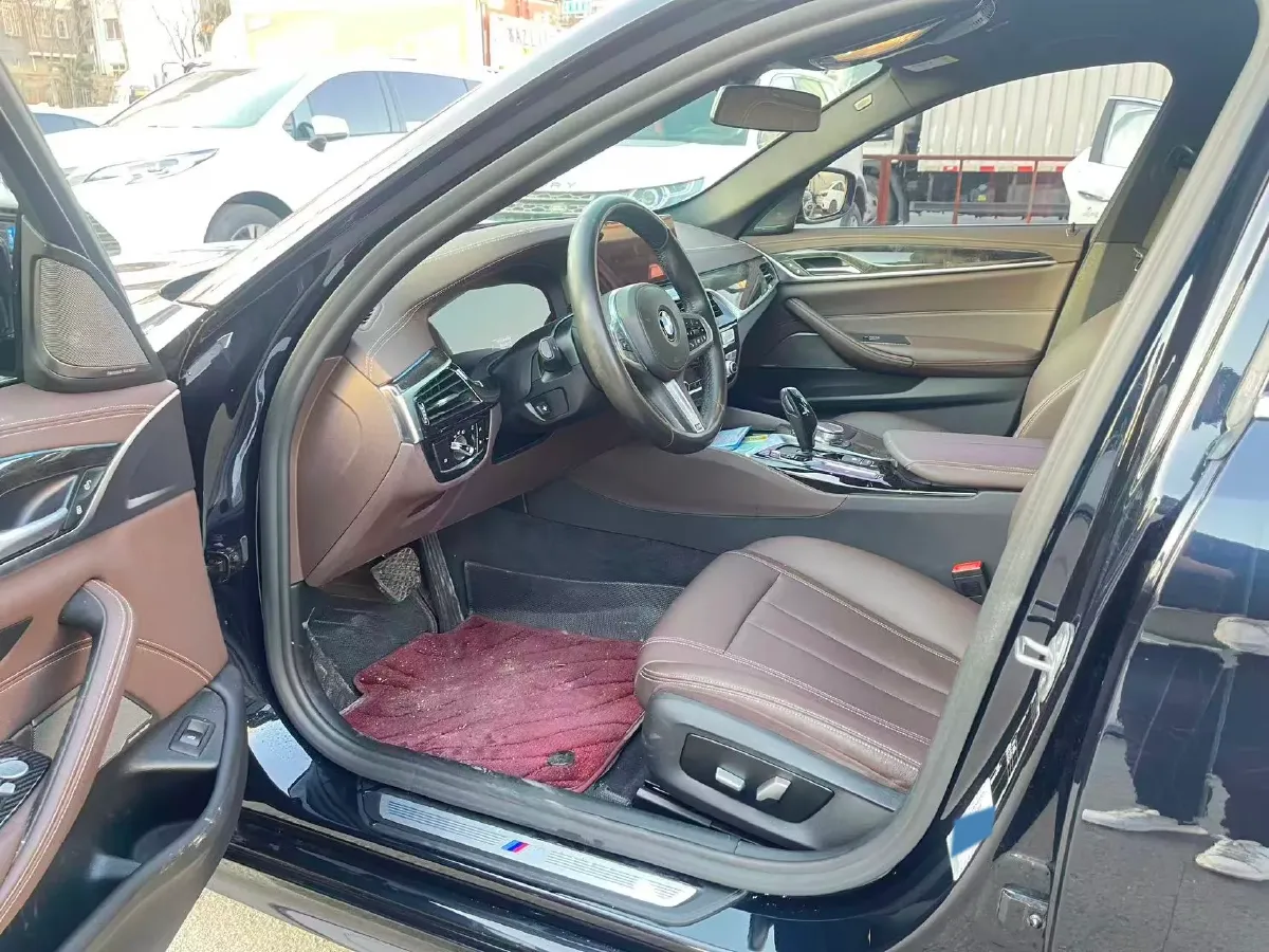 2020 BMW 5 Series 2.0T 184HP L4 8AT,autocango,china used car exporter,china ev exporter,chinese used car exporter,chinese used ev exporter