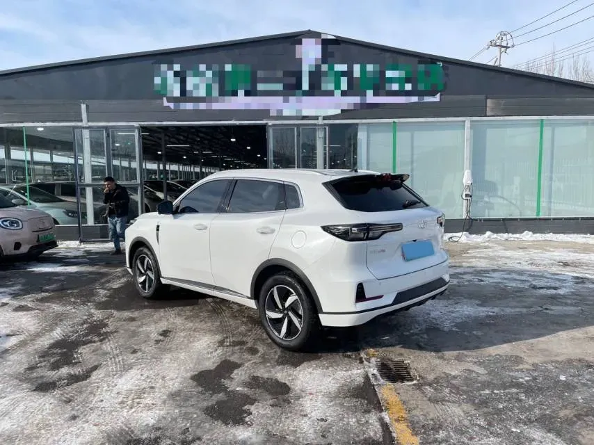 2023 Venucia VX6 BEV 62KWH,autocango,china used car exporter,china ev exporter,chinese used car exporter,chinese used ev exporter