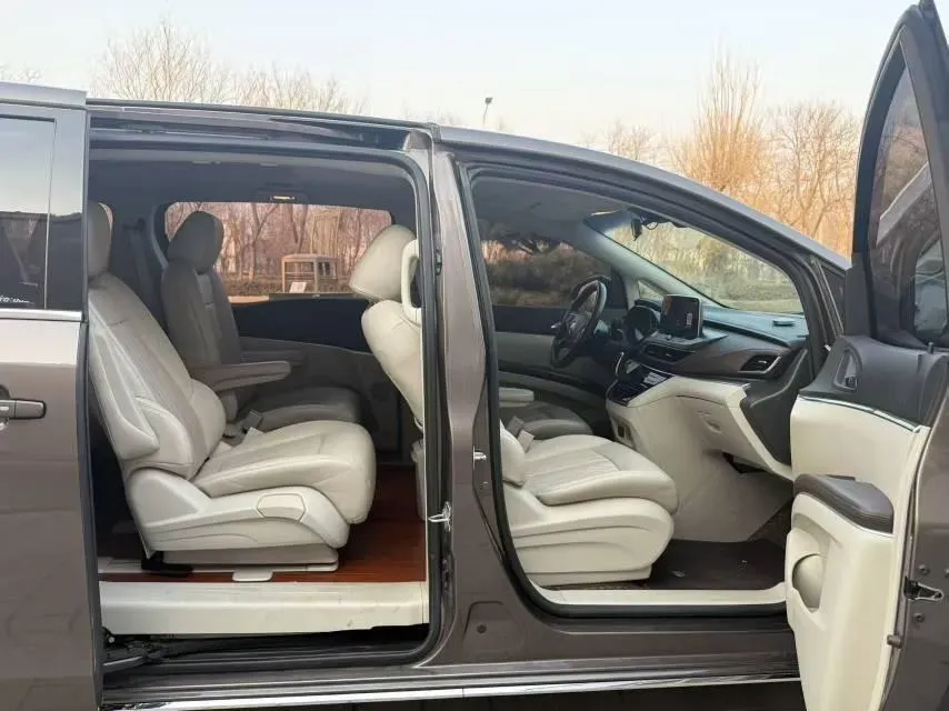 2023 Buick GL8 2.0T 237HP L4 9AT,autocango,china used car exporter,china ev exporter,chinese used car exporter,chinese used ev exporter