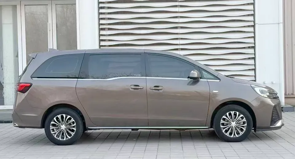 2023 Buick GL8 2.0T 237HP L4 9AT,autocango,china used car exporter,china ev exporter,chinese used car exporter,chinese used ev exporter