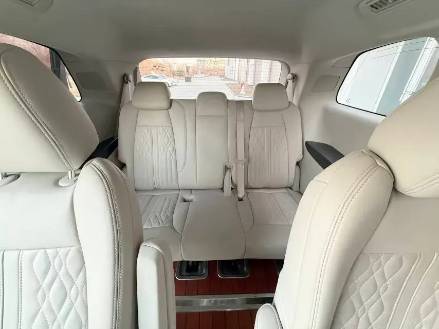 2023 Buick GL8 2.0T 237HP L4 9AT,autocango,china used car exporter,china ev exporter,chinese used car exporter,chinese used ev exporter