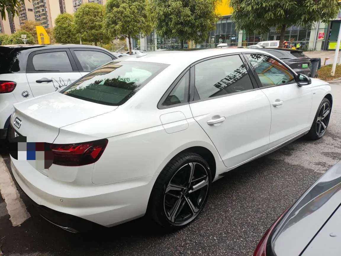 2024 Audi A4L 2.0T 190HP L4 7DCT,autocango,china used car exporter,china ev exporter,chinese used car exporter,chinese used ev exporter
