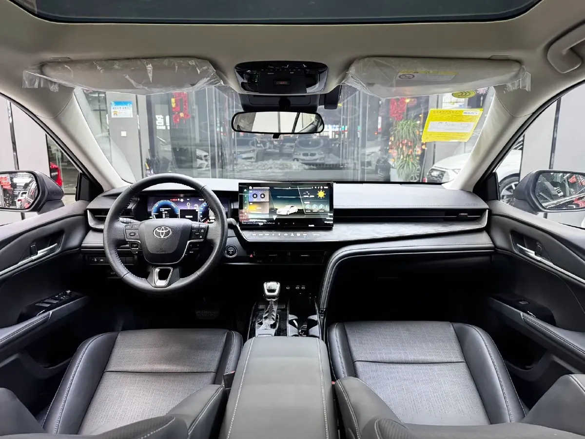 2024 Toyota Camry 2.0L 152HP L4 E-CVT Hybrid,autocango,china used car exporter,china ev exporter,chinese used car exporter,chinese used ev exporter