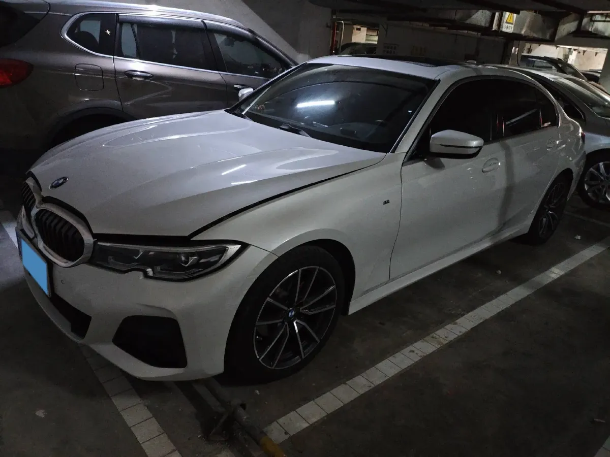 2022 BMW 3 Series 2.0T 156HP L4 8AT,autocango,china used car exporter,china ev exporter,chinese used car exporter,chinese used ev exporter