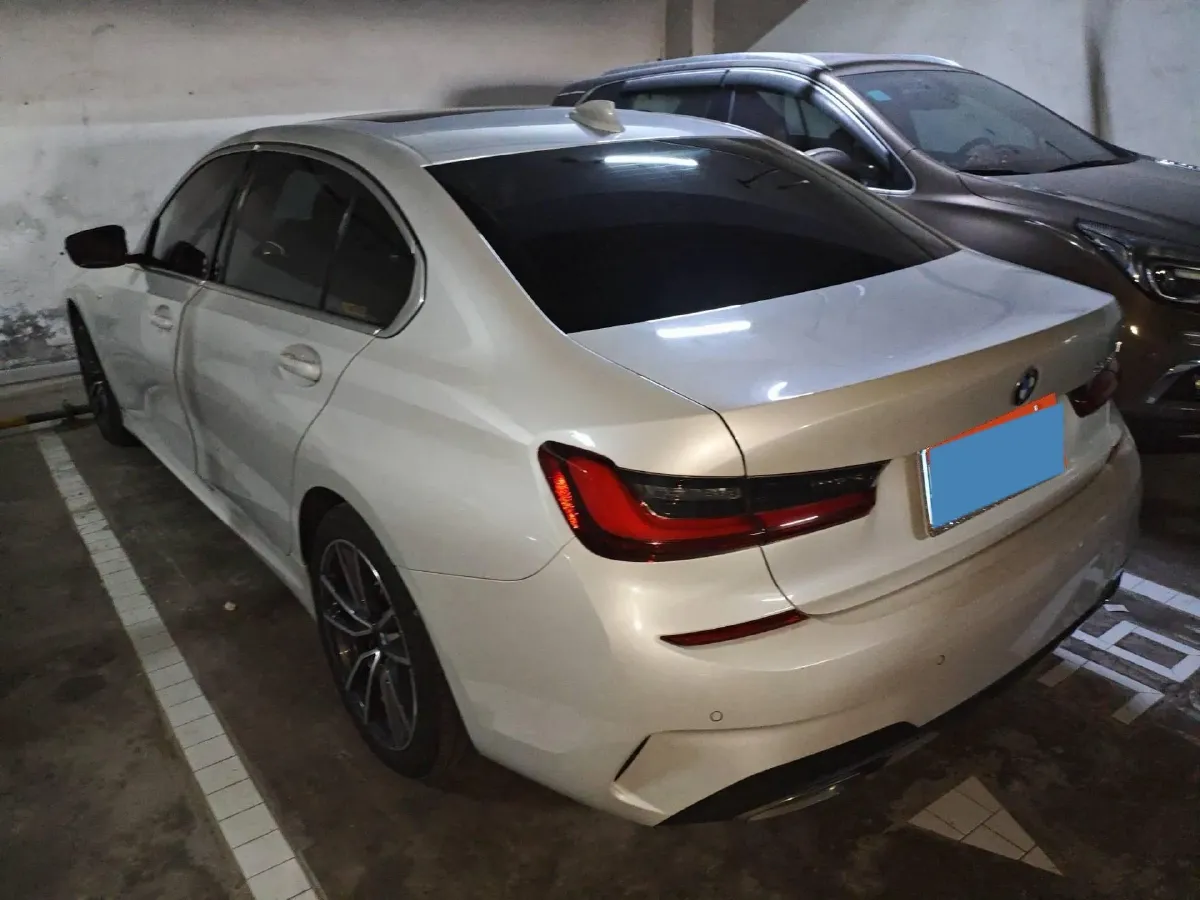 2022 BMW 3 Series 2.0T 156HP L4 8AT,autocango,china used car exporter,china ev exporter,chinese used car exporter,chinese used ev exporter