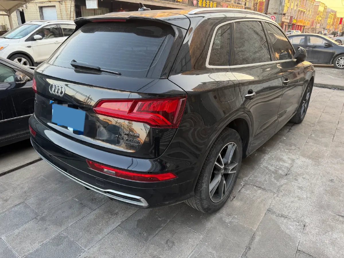 2020 Audi Q5L 2.0T 190HP L4 7DCT,autocango,china used car exporter,china ev exporter,chinese used car exporter,chinese used ev exporter