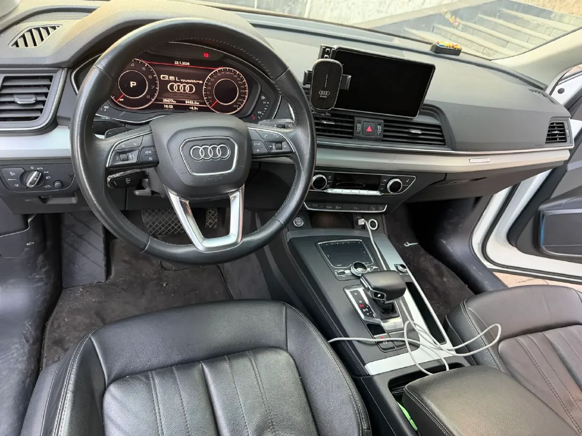 2020 Audi Q5L 2.0T 190HP L4 7DCT,autocango,china used car exporter,china ev exporter,chinese used car exporter,chinese used ev exporter