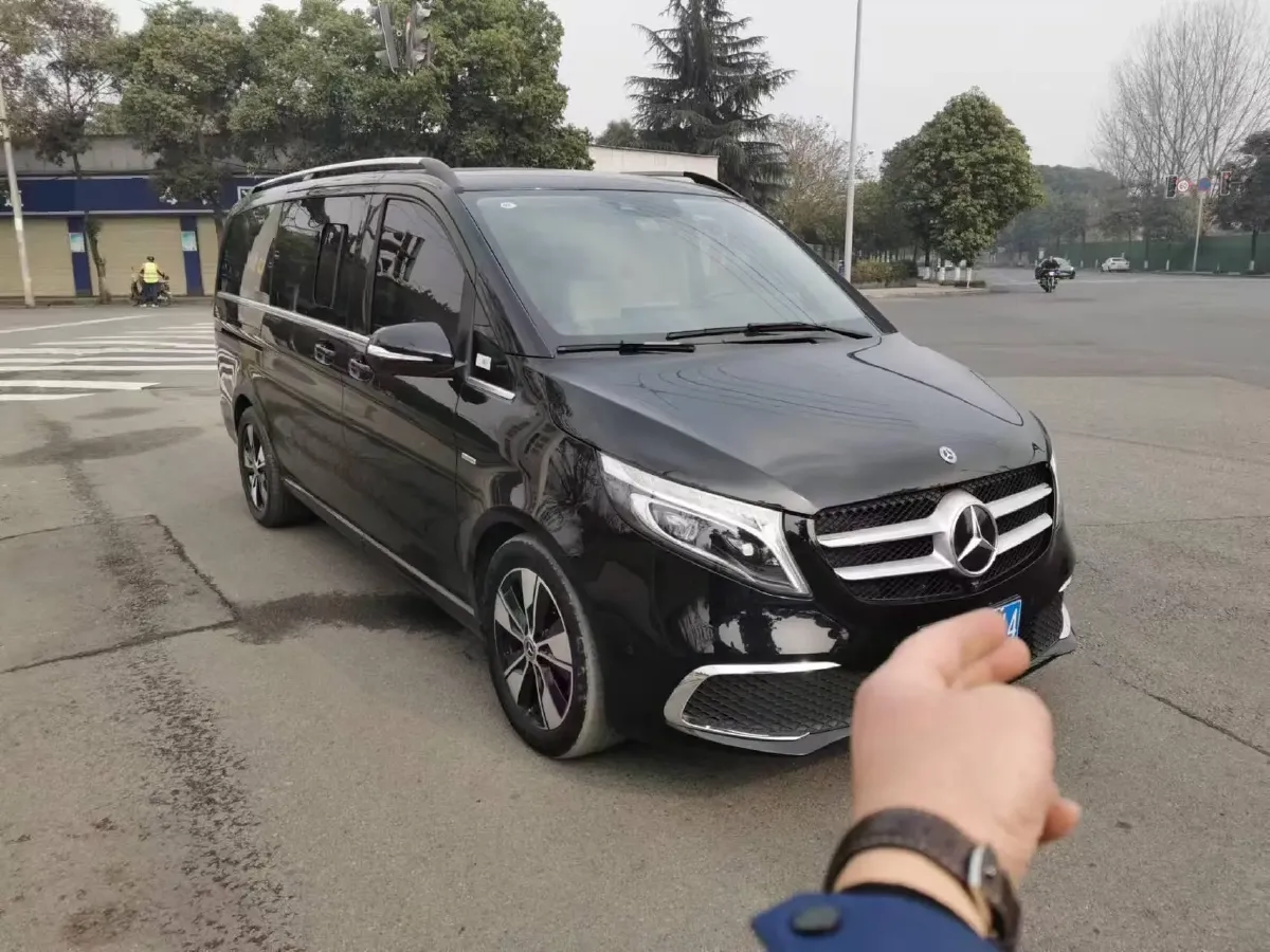 2021 Mercedes-Benz V Class 2.0T 211HP L4 9AT,autocango,china used car exporter,china ev exporter,chinese used car exporter,chinese used ev exporter