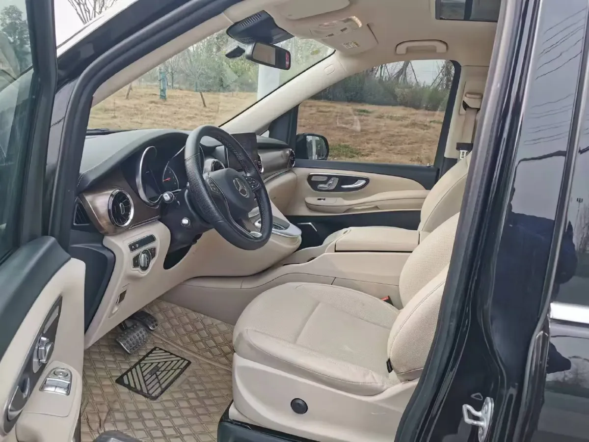 2021 Mercedes-Benz V Class 2.0T 211HP L4 9AT,autocango,china used car exporter,china ev exporter,chinese used car exporter,chinese used ev exporter