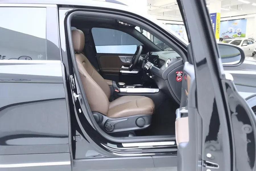 2023 Mercedes-Benz GLB Class 2.0T 190HP L4 8DCT,autocango,china used car exporter,china ev exporter,chinese used car exporter,chinese used ev exporter