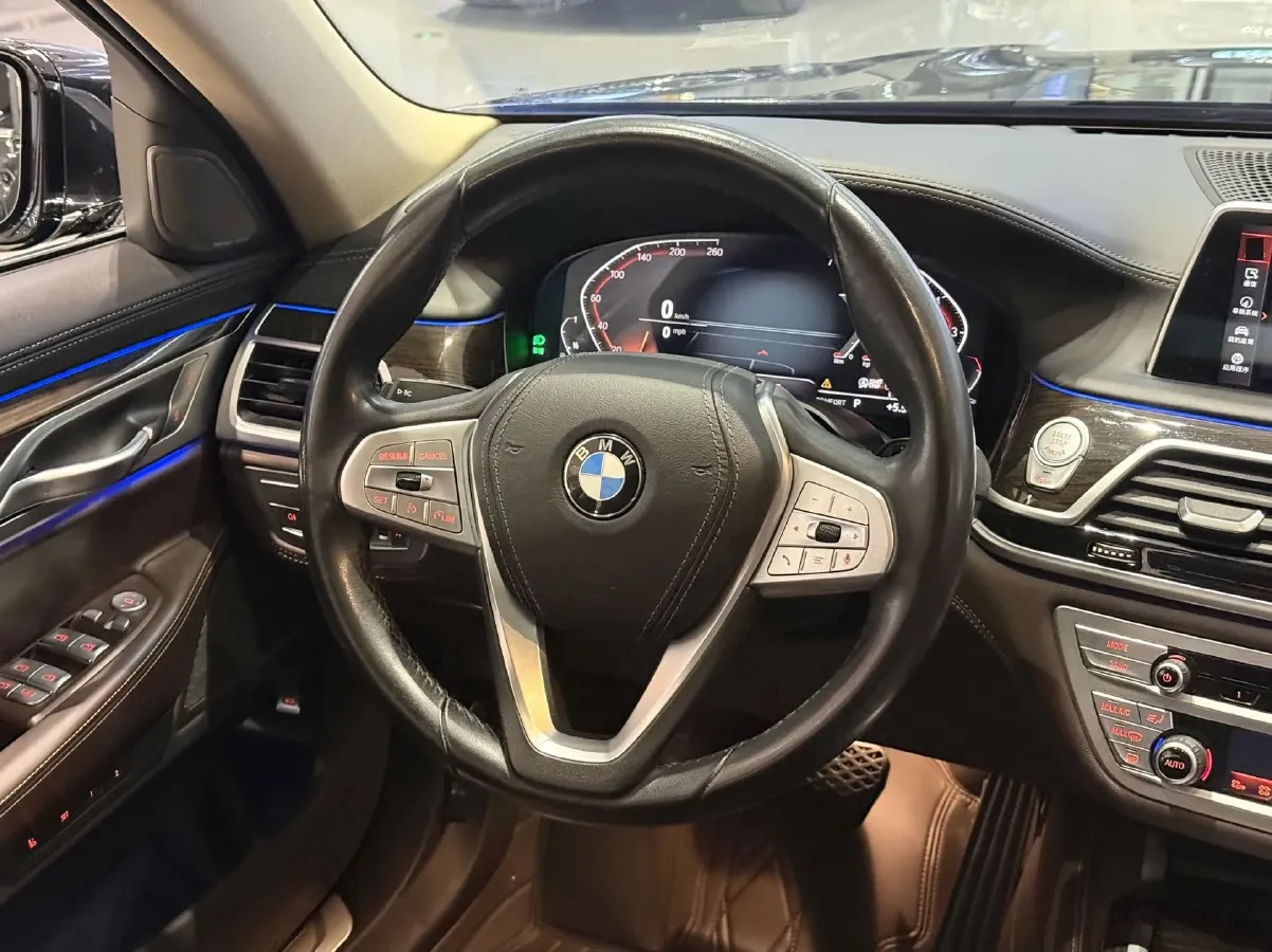 2021 BMW 7 Series 2.0T 265HP L4 8AT,autocango,china used car exporter,china ev exporter,chinese used car exporter,chinese used ev exporter