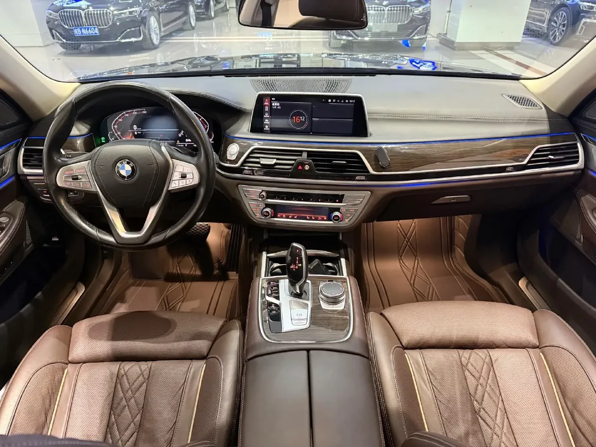 2021 BMW 7 Series 2.0T 265HP L4 8AT,autocango,china used car exporter,china ev exporter,chinese used car exporter,chinese used ev exporter