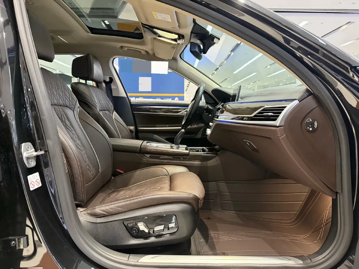 2021 BMW 7 Series 2.0T 265HP L4 8AT,autocango,china used car exporter,china ev exporter,chinese used car exporter,chinese used ev exporter